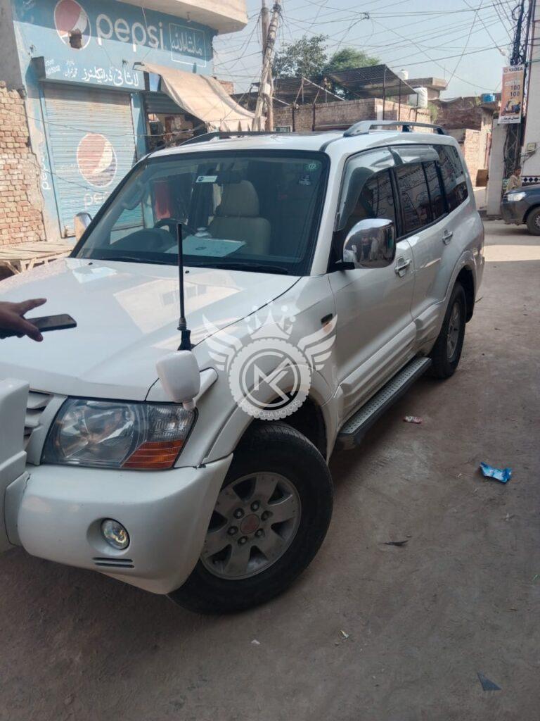 Mitsubishi Pajero White 1999/2006 Automatic for sale in Sargodha