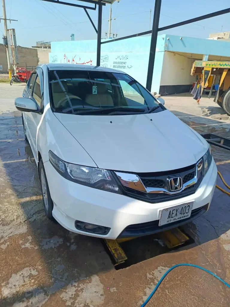 Honda City IVTEC 2017 White Manual for Sale in Sargodha