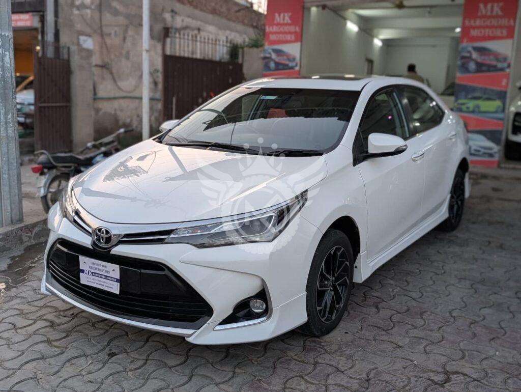 Toyota Corolla Altis Grande 1.8 X CVT-i White