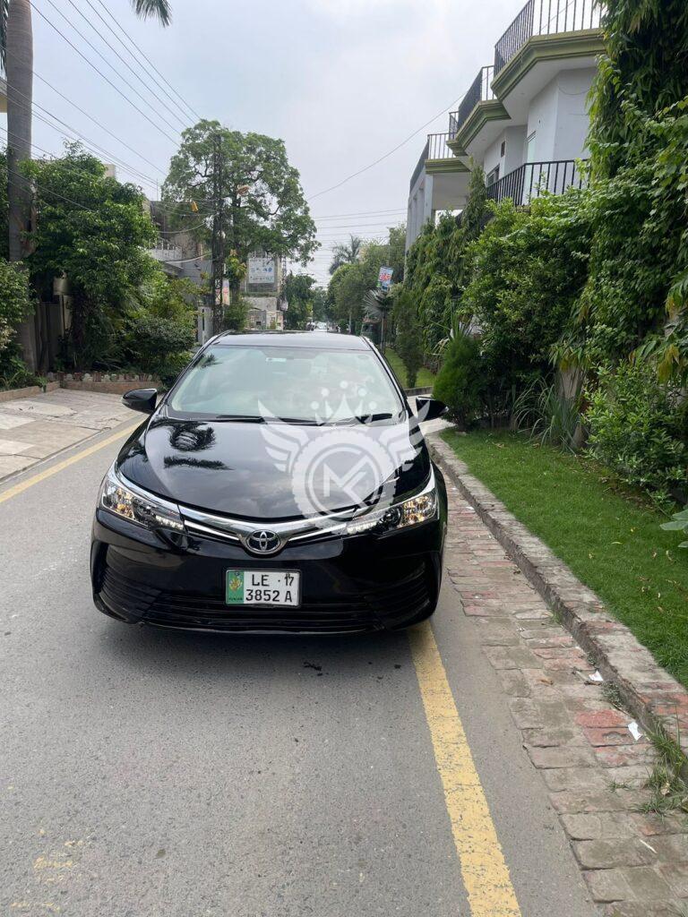 Toyota Corolla GLi 2017 Black